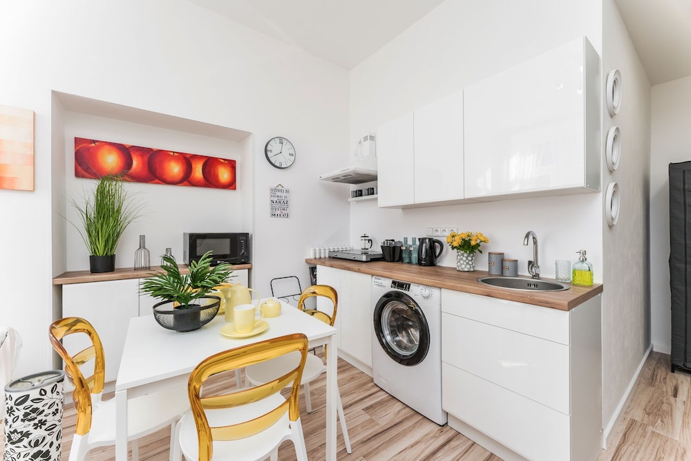 APT in Alb. nad Orlici by Michal&Friends view 3