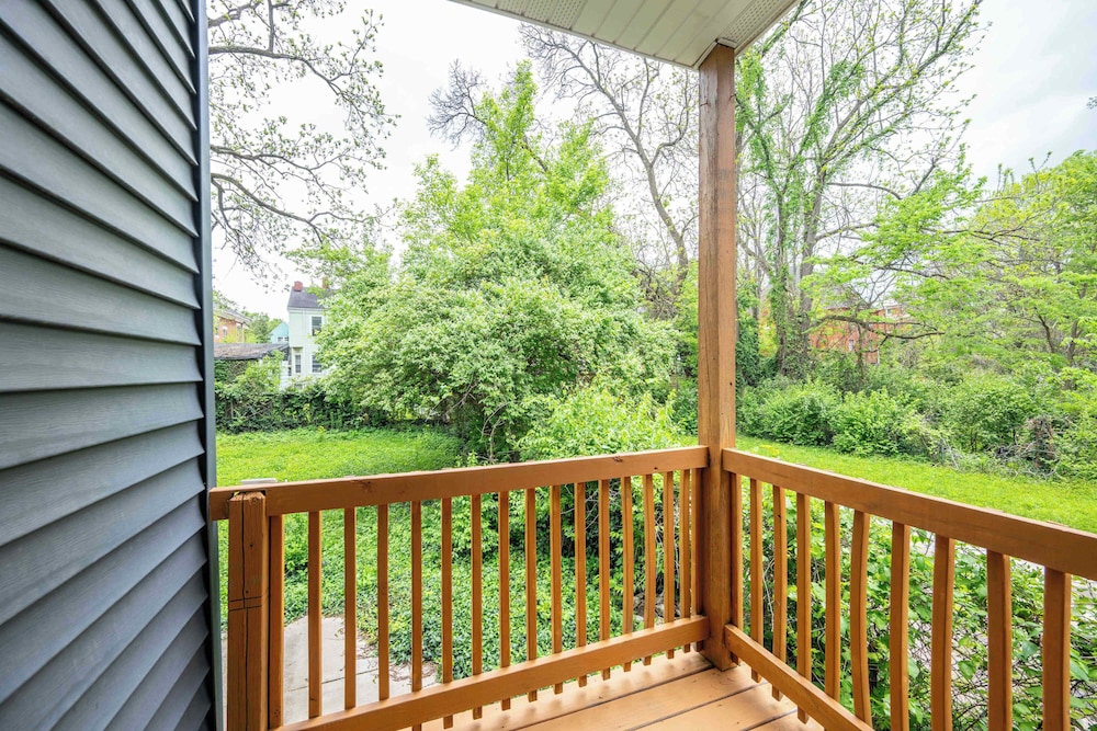 Queen City Retreat 1 - Cozy Home for 6 Near Attractions & Restaurants