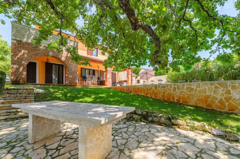 Lovely Villa Near the Beach