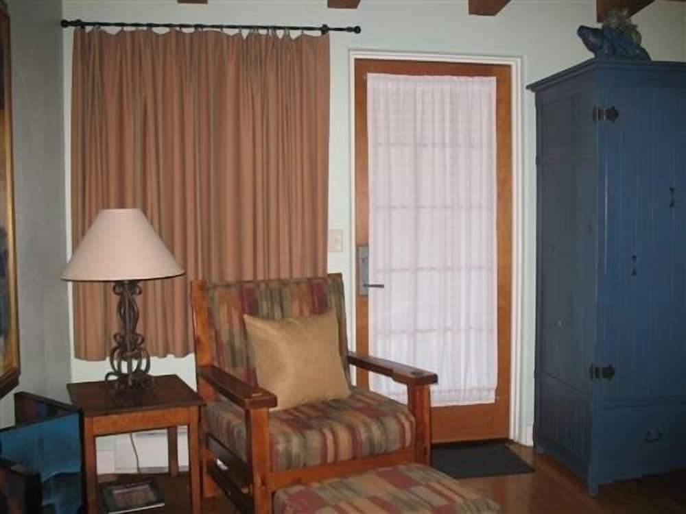 Bear Mountain Lodge