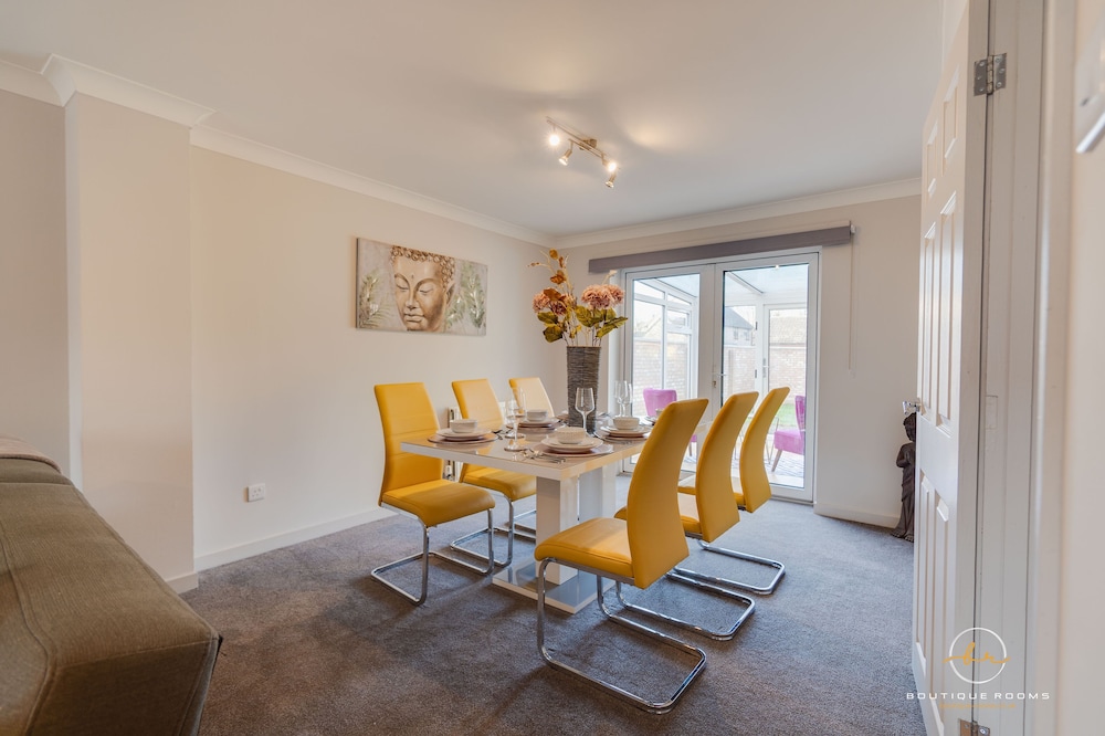 Huntingdon Vacations - The Stylist Large Buddha House - Property Image 8