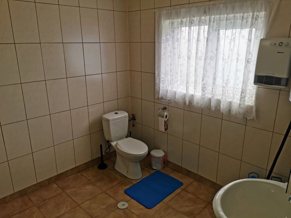 Cozy 1 Bed Cottage in Ognen, Near Karnobat, Burgas view 3