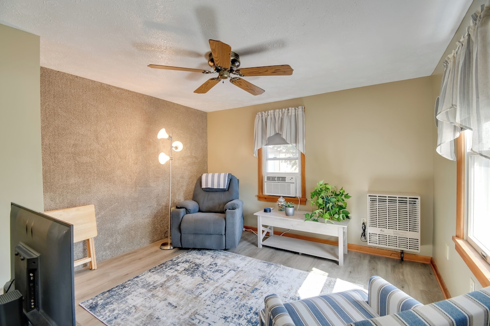 Riverfront Couple's Retreat, 3 Mi to Seneca Lake!