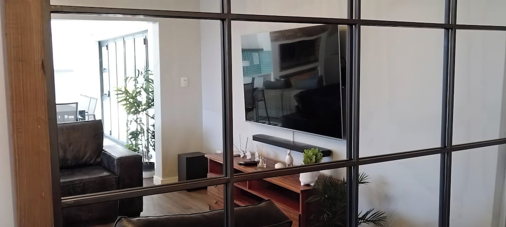 Bessie on Vondeling - Relax in Style at Bessie, Langebaan's Coziest Holiday Home