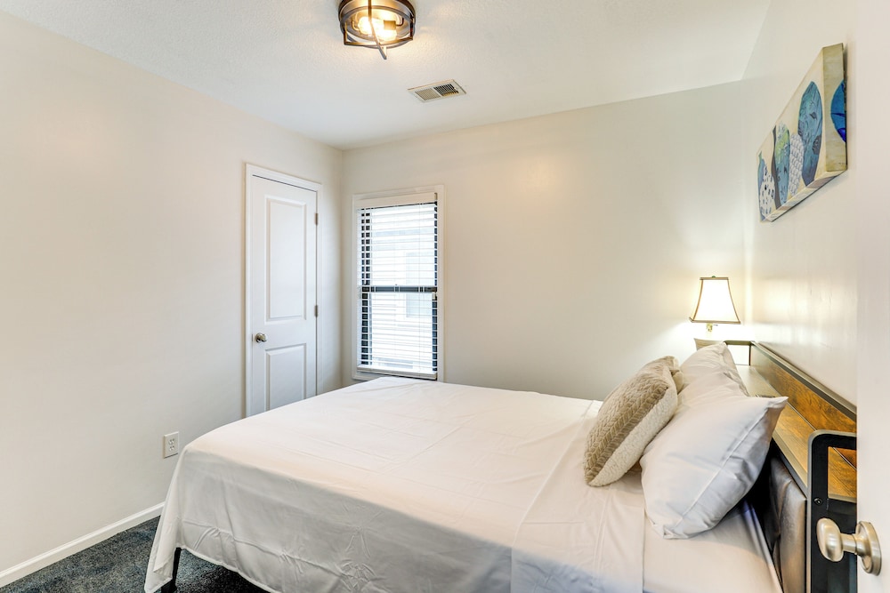 Walk to Macken Park: Home w/ Fenced Yard & Patio