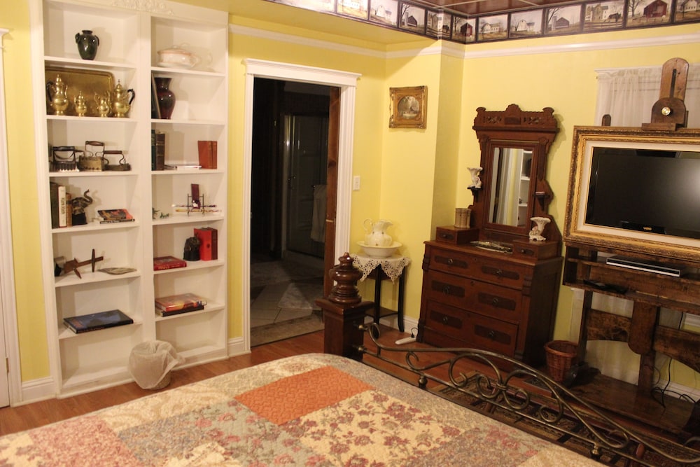 Book Nook Inn