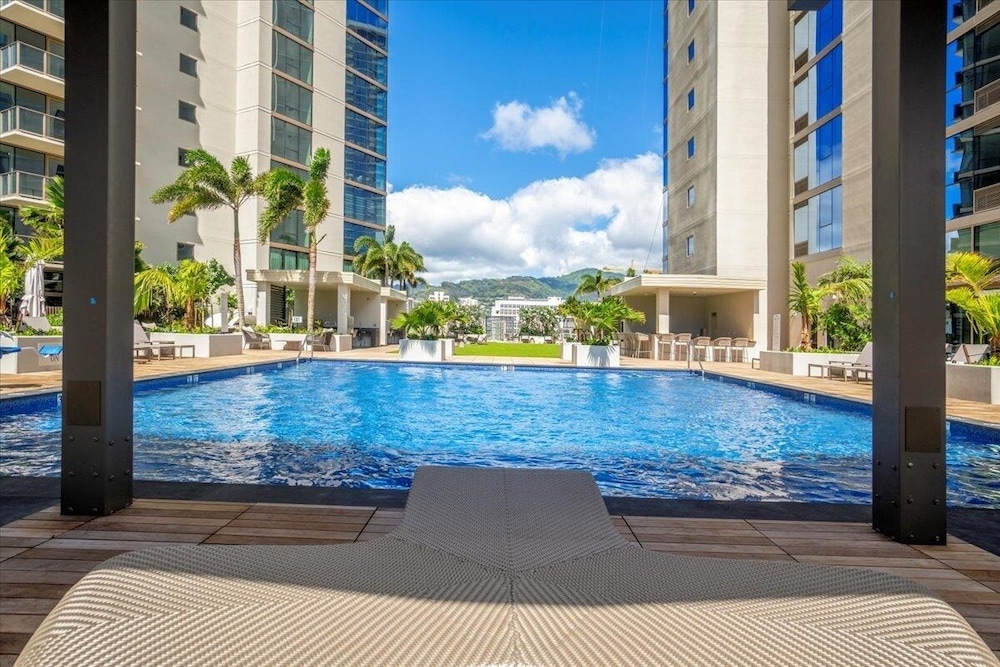 Sky Ala Moana 2908 2 Bedroom Condo by RedAwning