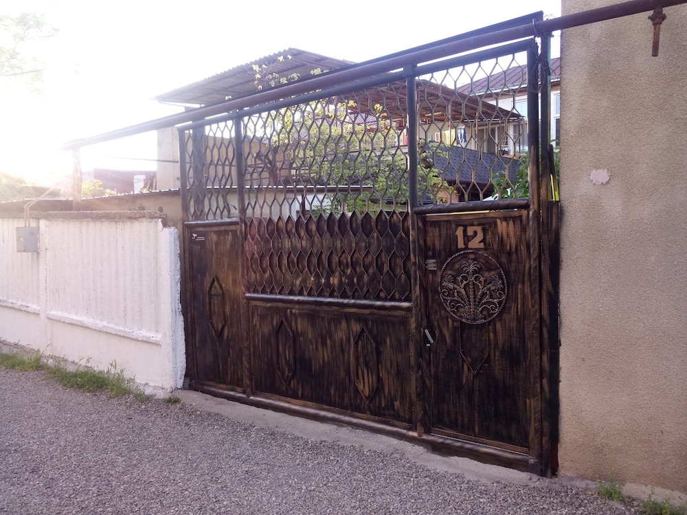 Photo 33