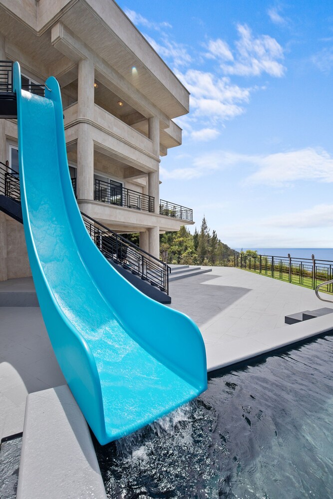 Waterfalling Estate in Ninole