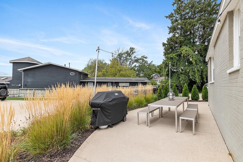 Saugatuck Harbor House