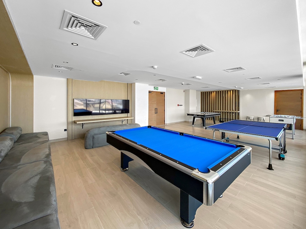 Cosy Studio Apartment With Pool gym Game Room