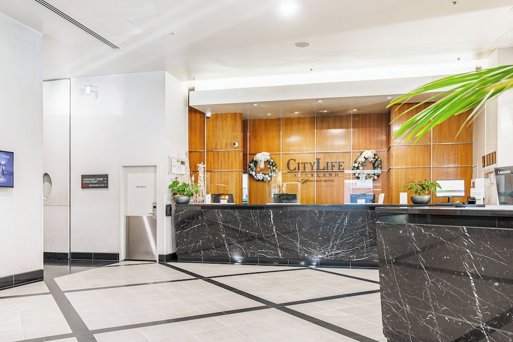 City Getaway 1BR Apt w Pool & Gym I Zodiak Stays