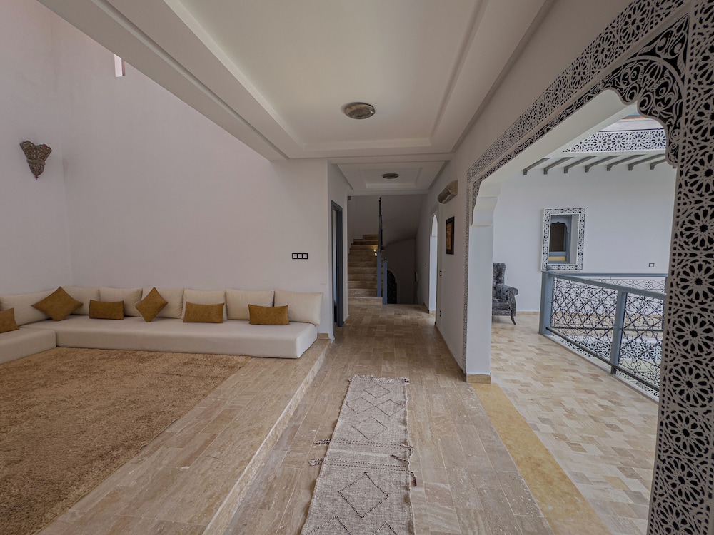 Riad Tonaroz Gold