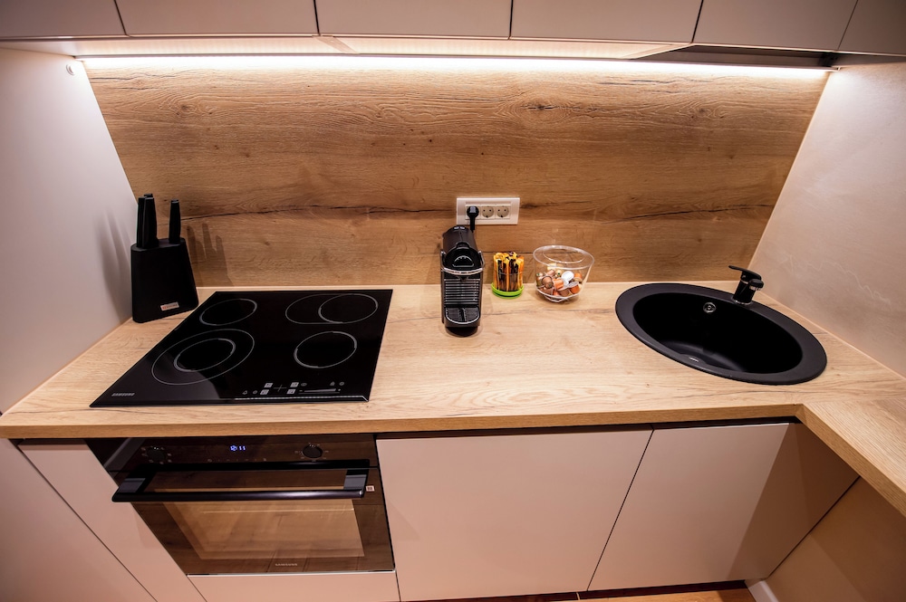 Sakura - One Bedroom Apartment - Next to Victoria Avenue and Cismigiu Park