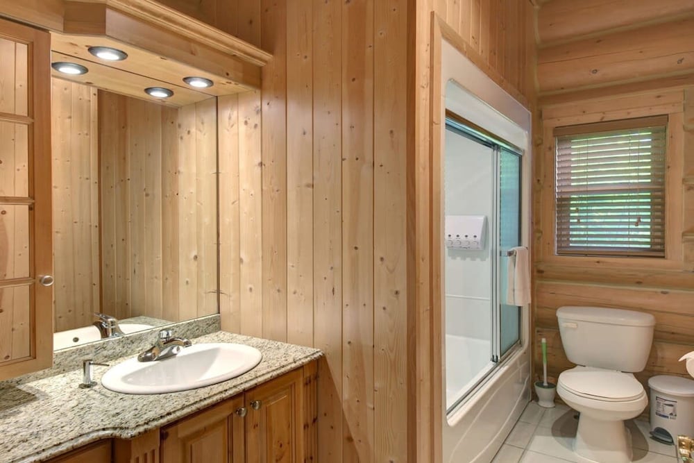 Family fun Private Indoor hot tub Citq 234953