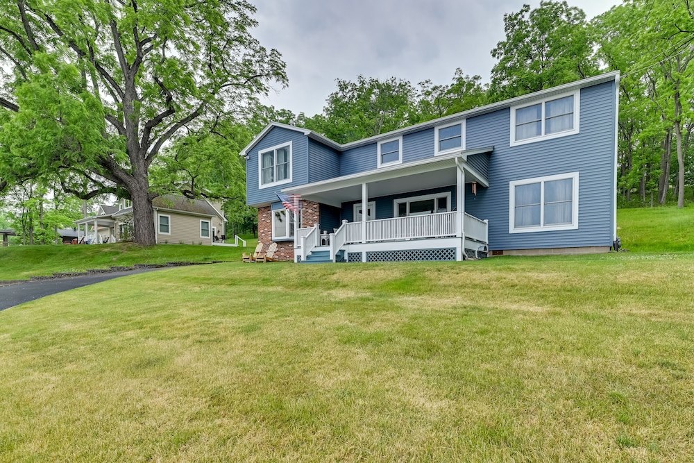 Lakefront Canandaigua Home w/ Dock & Kayak! view 2