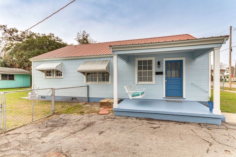 Charming Coastal Pensacola Home 1 Mi to Palafox St