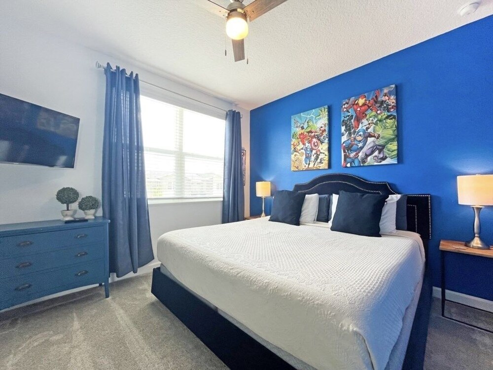 Champions Retreat 5 Bedroom Home by RedAwning