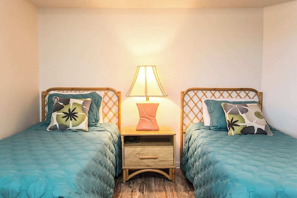 Unwind at St Augustine's Beachfront Oasis