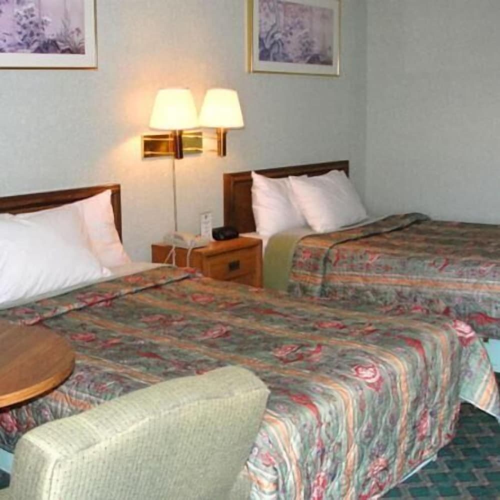 Royal Inn Knoxville Airport Alcoa view 3