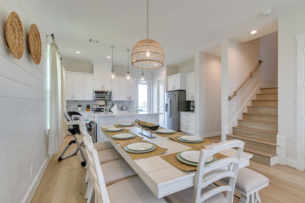 'seas The Day:' Home w/ Pool Access in Galveston