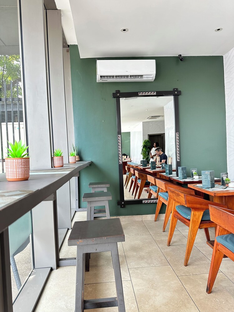 Easy Stay at the Lennox