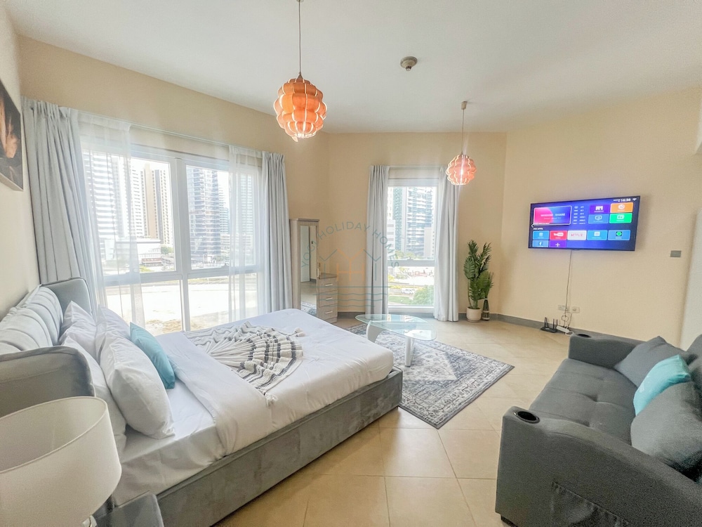 Snug Studio With City Views, Perfect For Couples