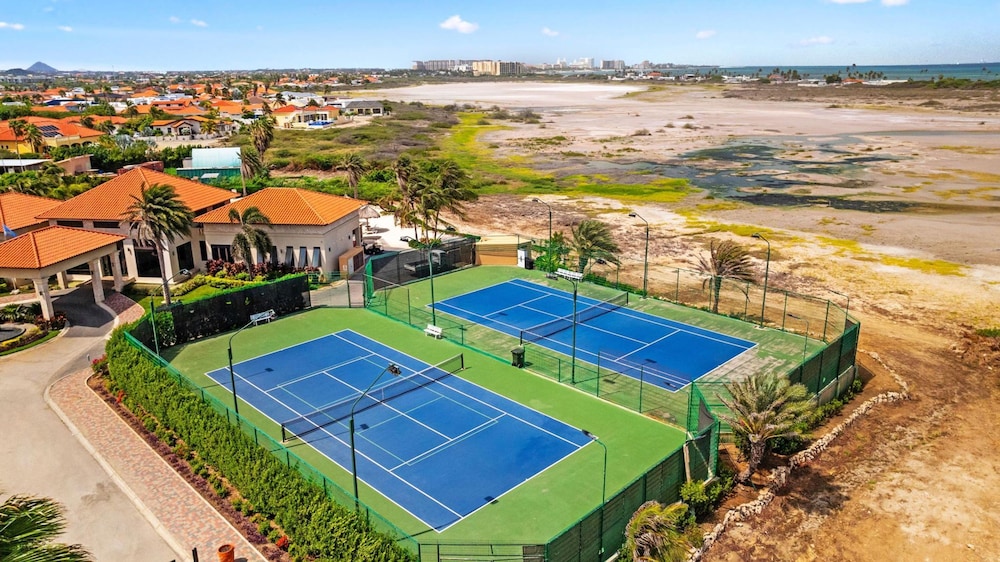 Beautiful Gold Coast Gem Pools Tennis Gym