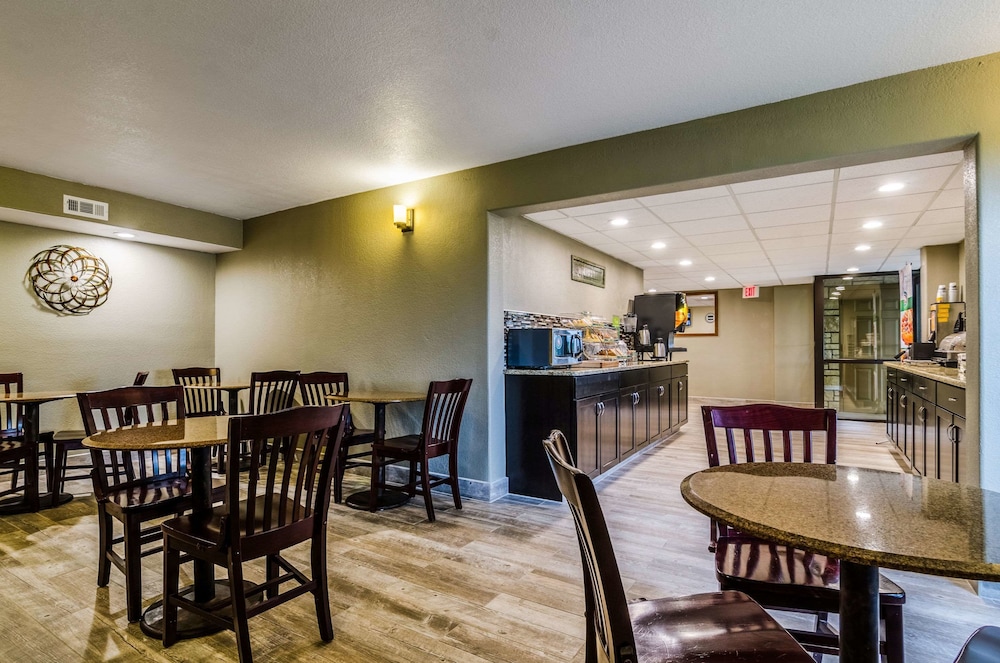 Quality Inn & Suites Winfield