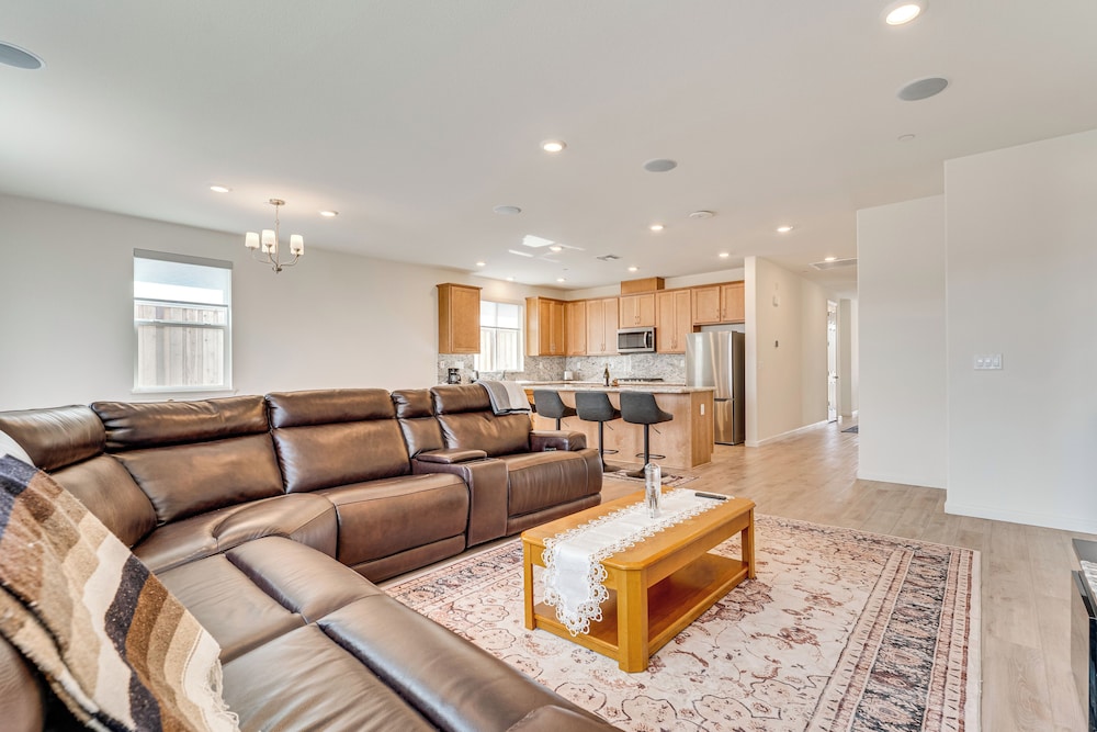 Newly Built Home w/ Patio: 4 Mi to Dtwn Hollister