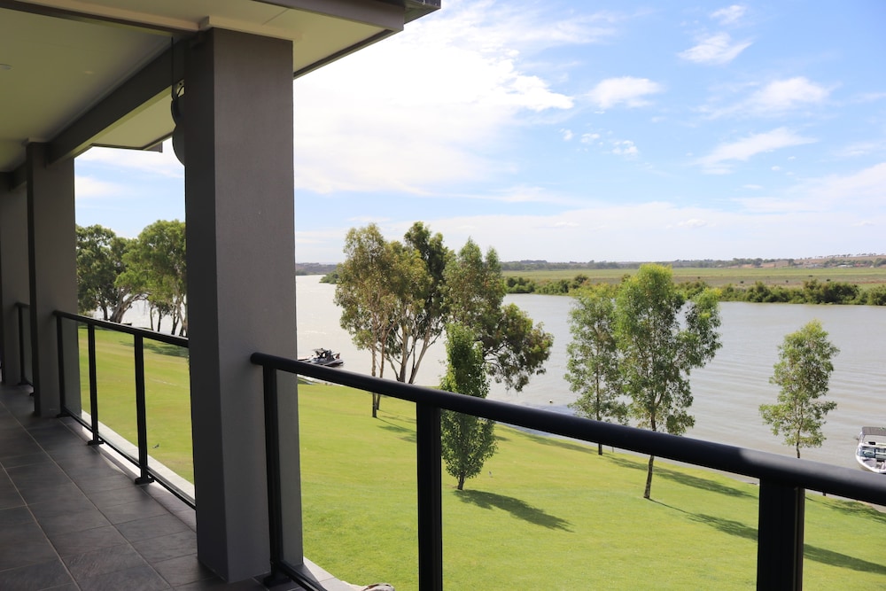 River Devine Murray Bridge view 3
