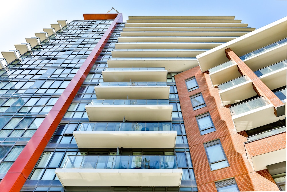 Stunning Harbourfront Condo