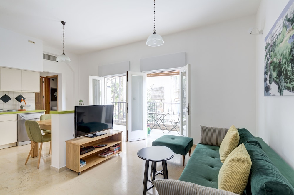 Diz 3 By TLV2rent