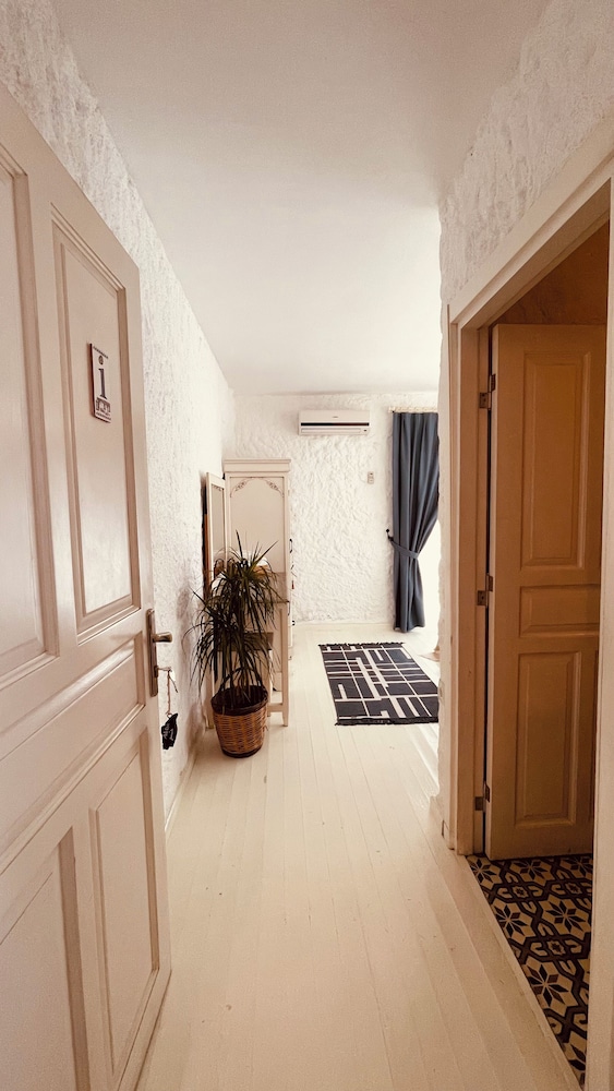 Mina Otel by Adda Alaçatı