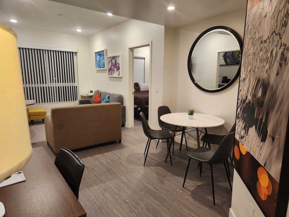 Urban Chic Apart-Hotels in Central LA