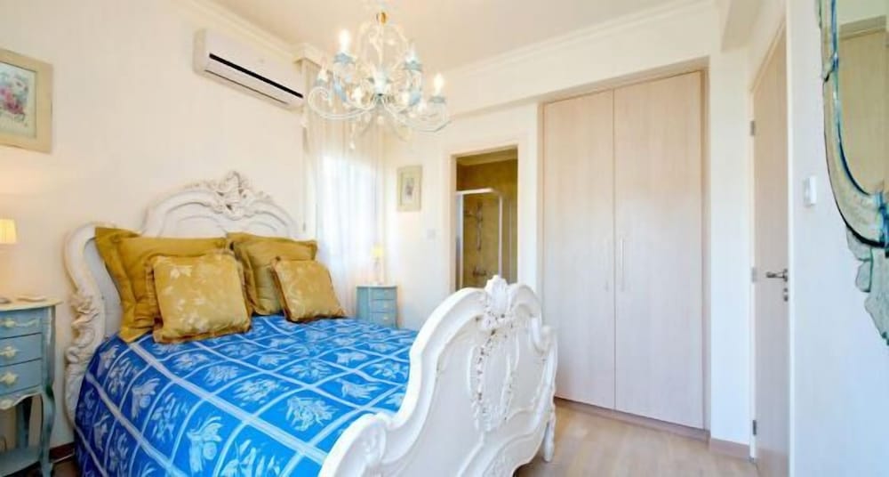 Amadora Luxury Villas