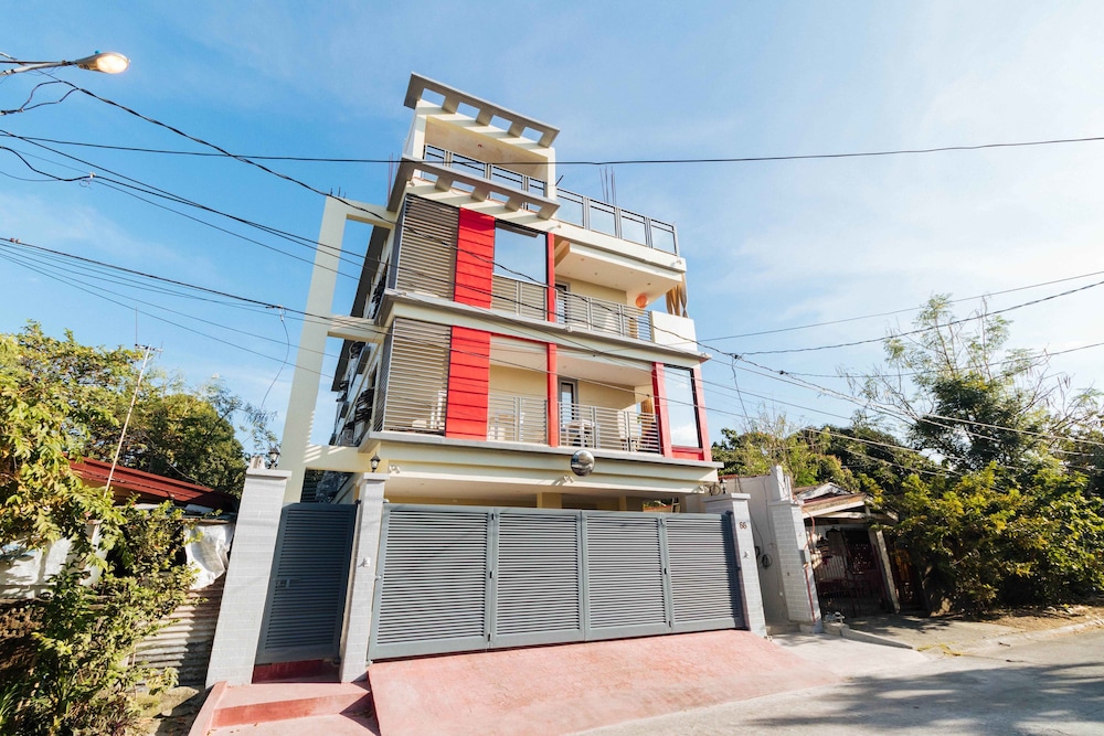 RedDoorz Plus @ Ruby Las Pinas Weekly Stay