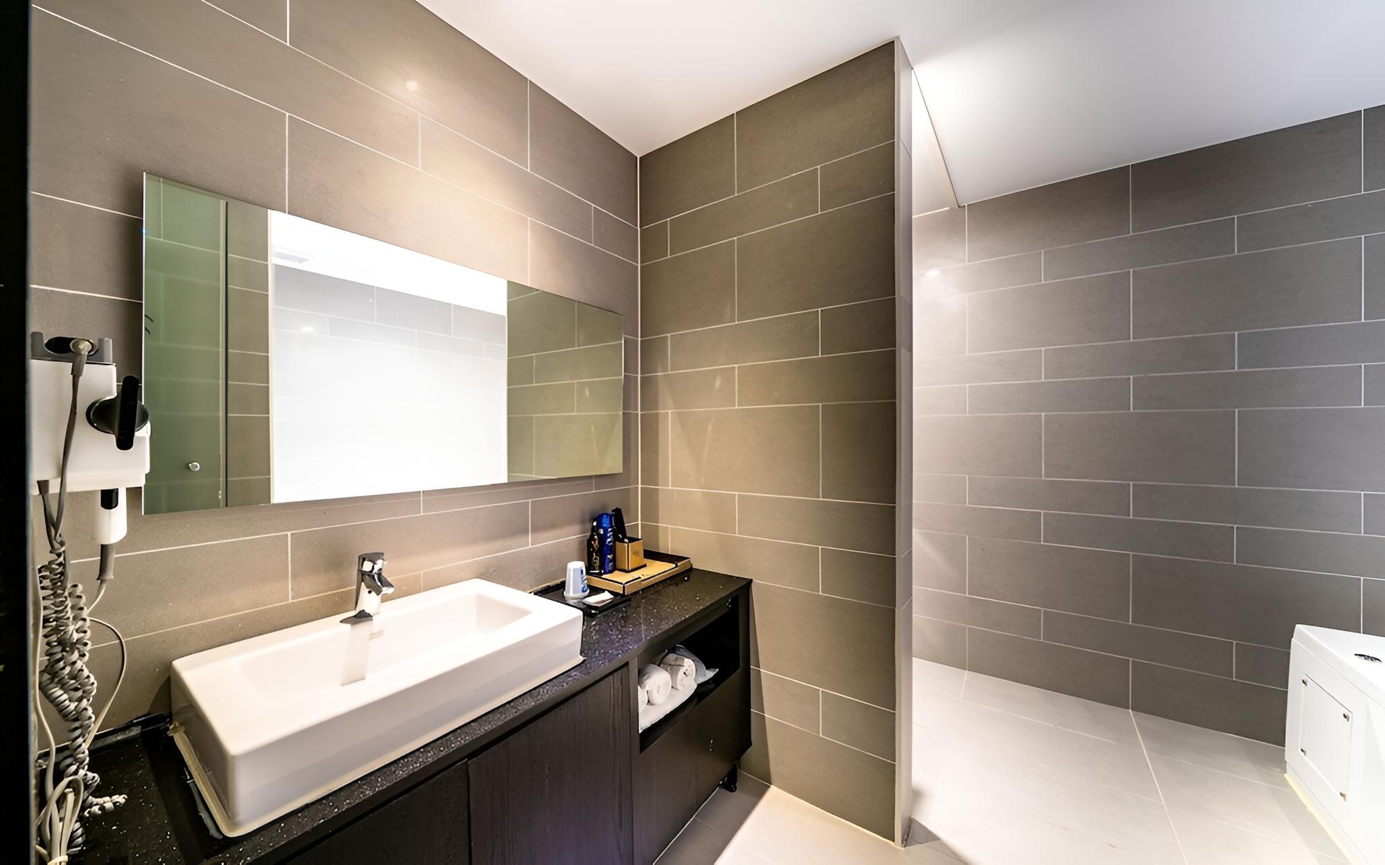 Incheon Ali Suite Hotel
