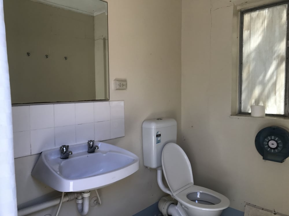 The Waterwheel Beach Cabins - Caravan Park