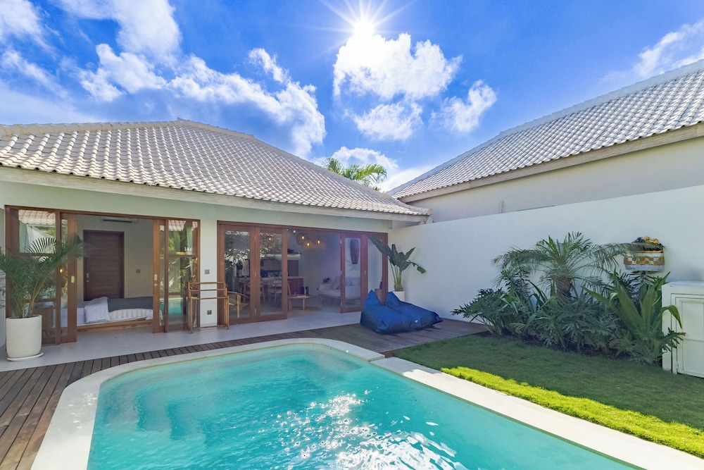 Villa Louna by Pertama Management