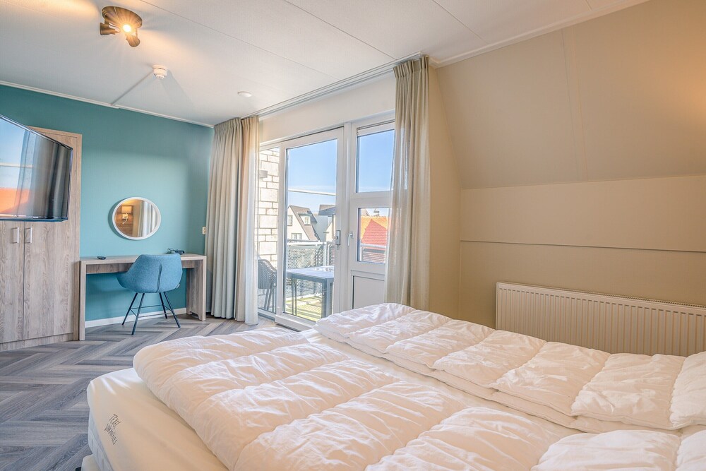 Tasteful 2-person Apartment Near the Center of De Koog
