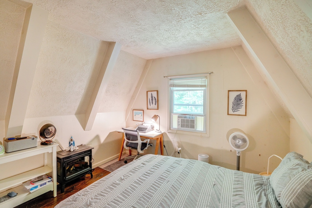 A-frame Cabin w/ Furnished Deck in Becket!