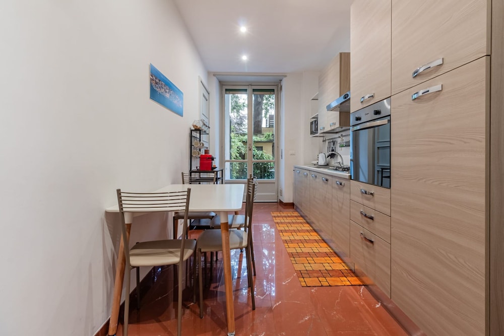 Casa Alessandro in the Elegant Crocetta view 4
