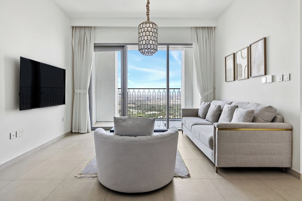 1BR Downtown and Dubai Frame Views