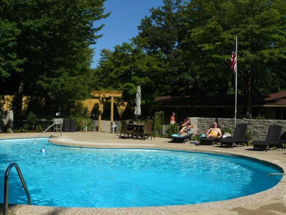 The Saugatuck Retro Resort Motel - Property Image 1