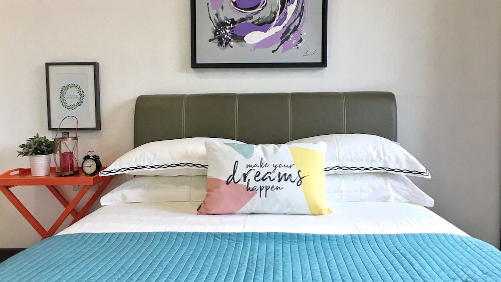 Vibrant Studio at Damansara Perdana