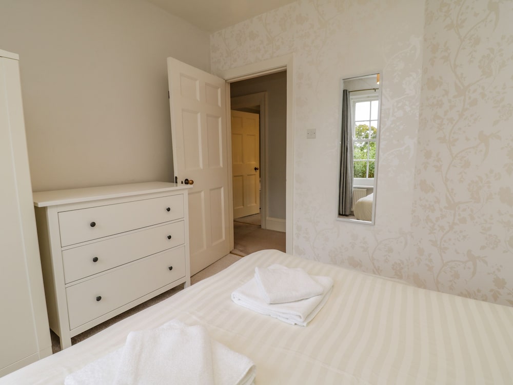 The Manor House view 5