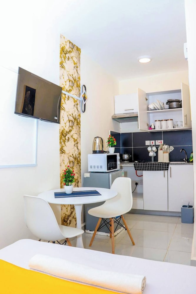 Peaceful And Unique Studio Jkia Airport Stay