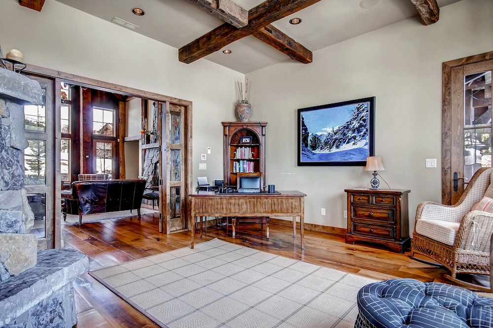Ski Bridge Lodge - Ski In / Ski Out