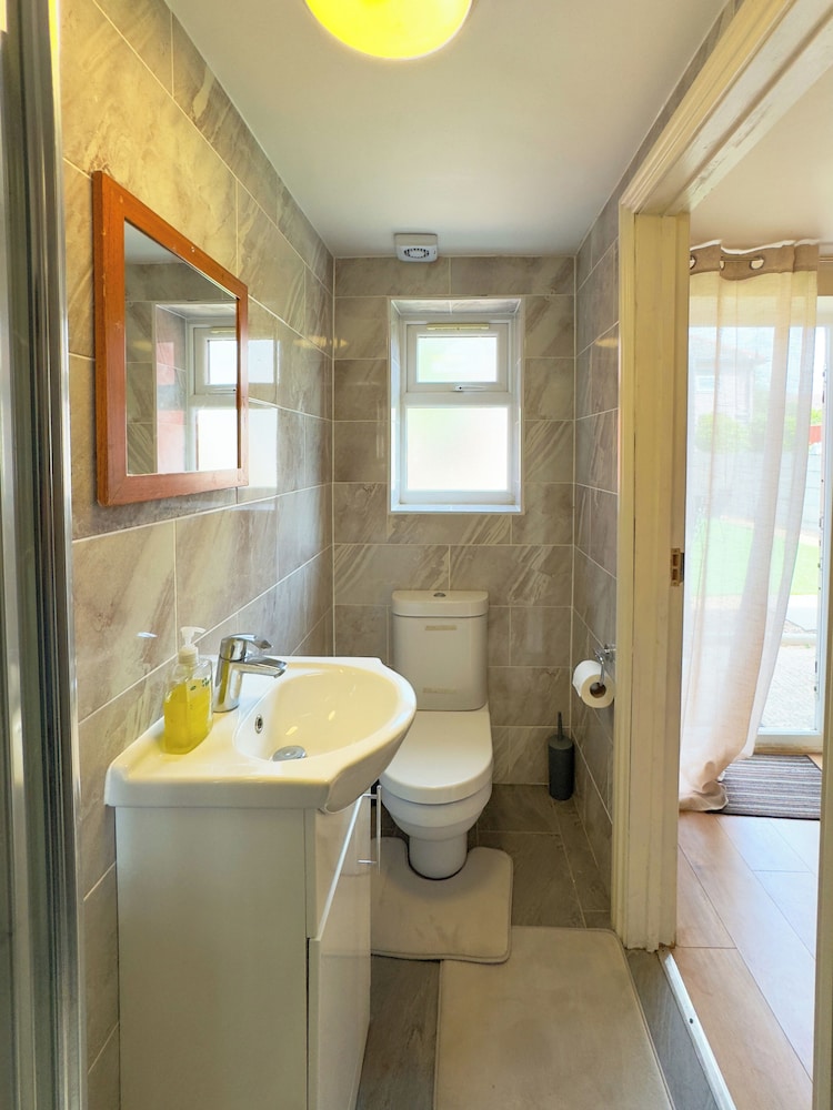 Heathrow Lodge B&B
